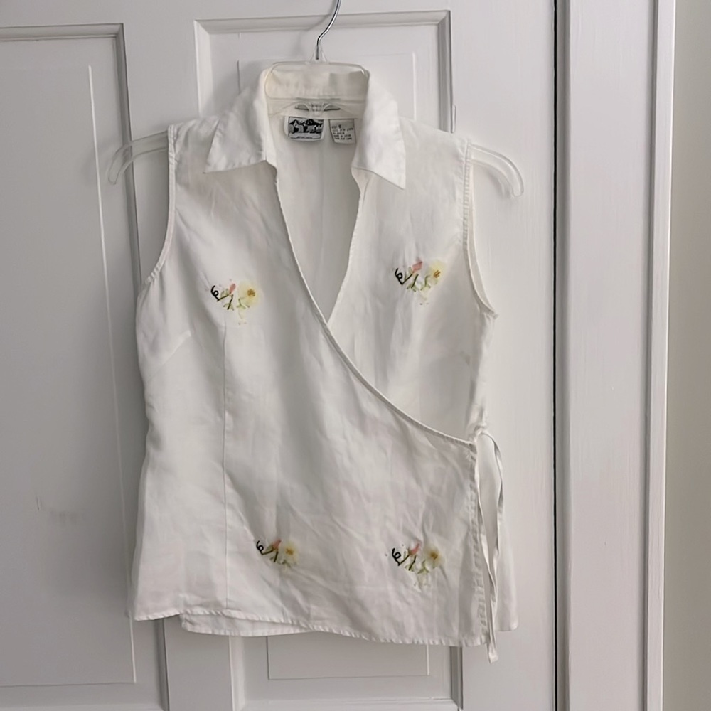 Sleeveless Wrap Blouse with Floral Embroidery - White